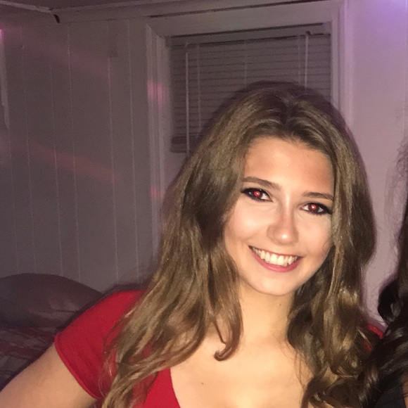 Meet your Posher, Julia - Picture 1 of 1